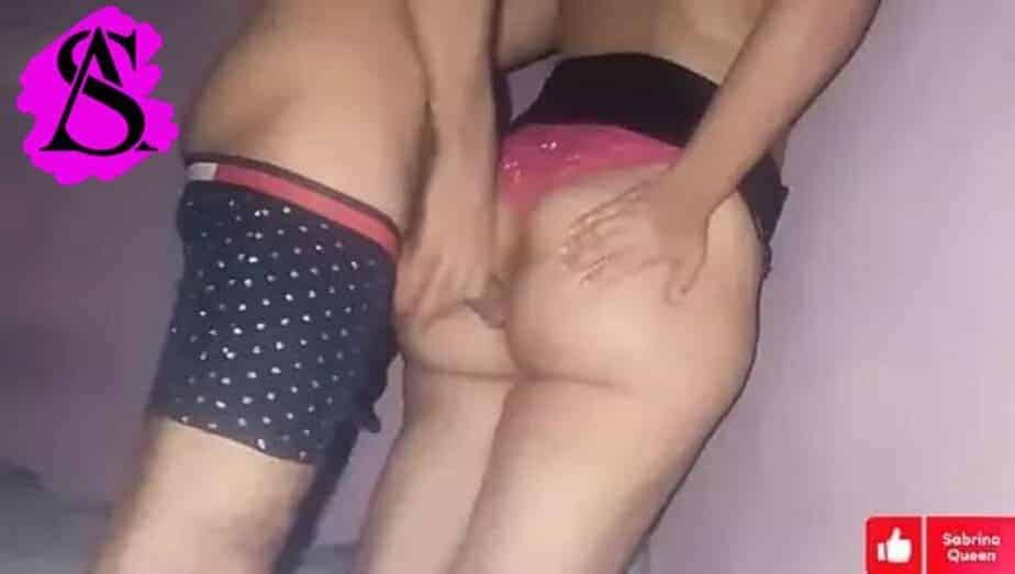 تدخل زبره في طيزها الكبير نيك شرالأمط طيز مصري