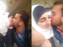 هو في أيه ؟