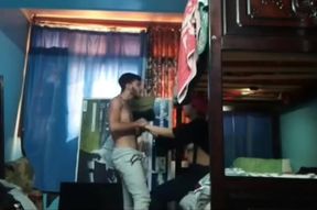 طالبة مدرسة محجبة تروح لعند حبيبها الشقة ويحاول ي نيك شرالأمط ها وهي بعدها بنت – سكس عربي – مشاهدة xnxx